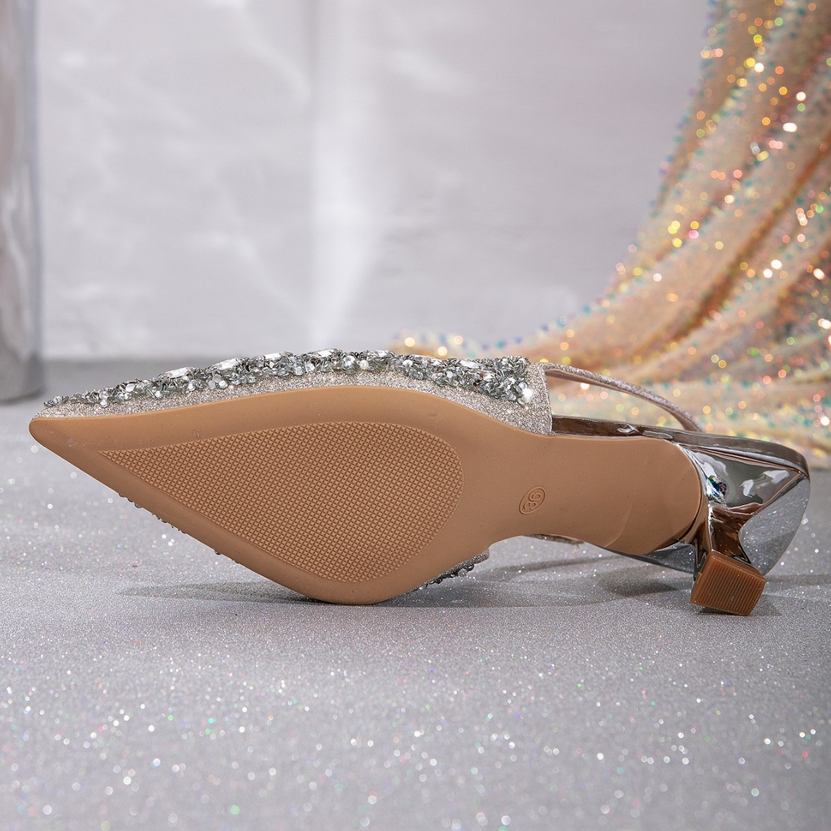Sandálias de Salto Alto com Bi - Court Heel Pointed avaliação e preço